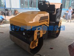 3噸全液壓壓路機(jī)、二次構(gòu)造柱泵成功發(fā)出