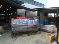 一批小型壓路機(jī)和激光整平機(jī)成功發(fā)出！